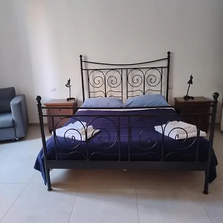 Renovated Near Metro And Station - Laurana
