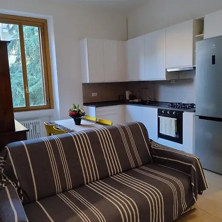 Renovated Near Metro And Station - Laurana