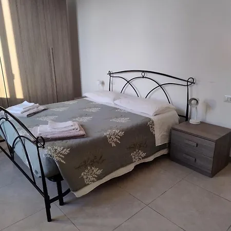 Renovated Near Metro And Station - Laurana 公寓