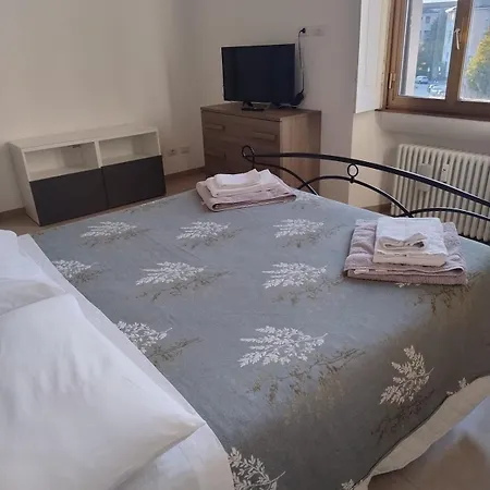 Renovated Near Metro And Station - Laurana * Milano